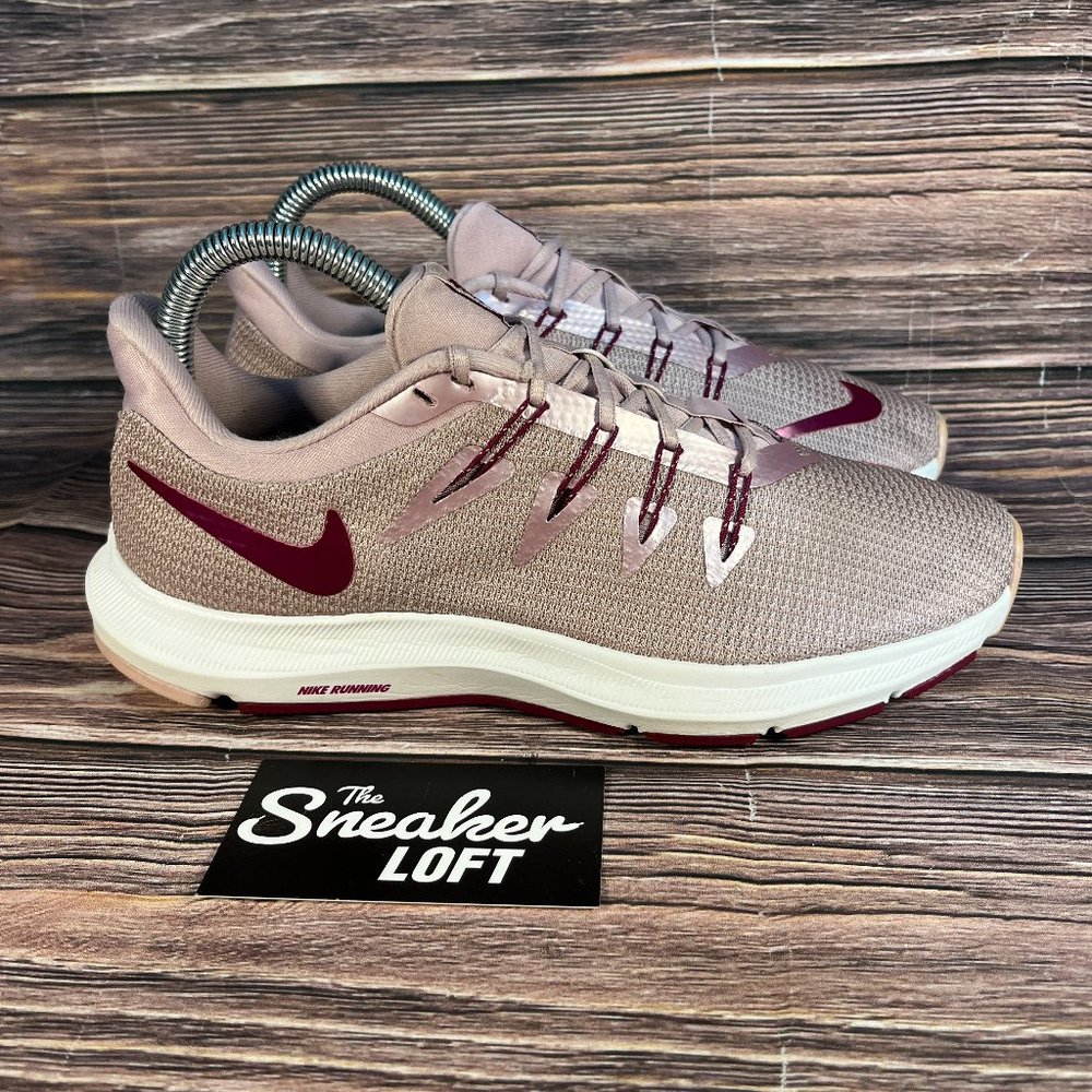 Nike Quest Plum Chalk Women's Athletic Running Shoes